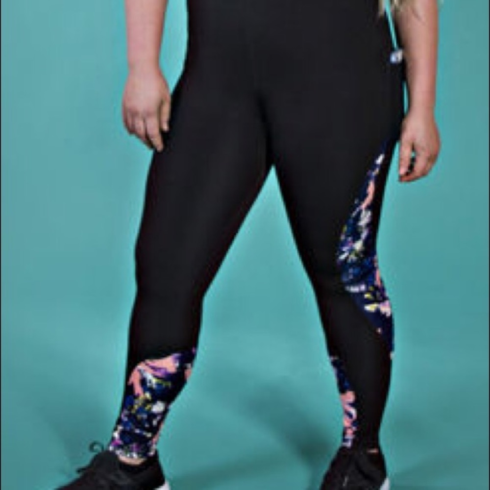 FREE SHIPPING: PopFit Piper leggings with pockets